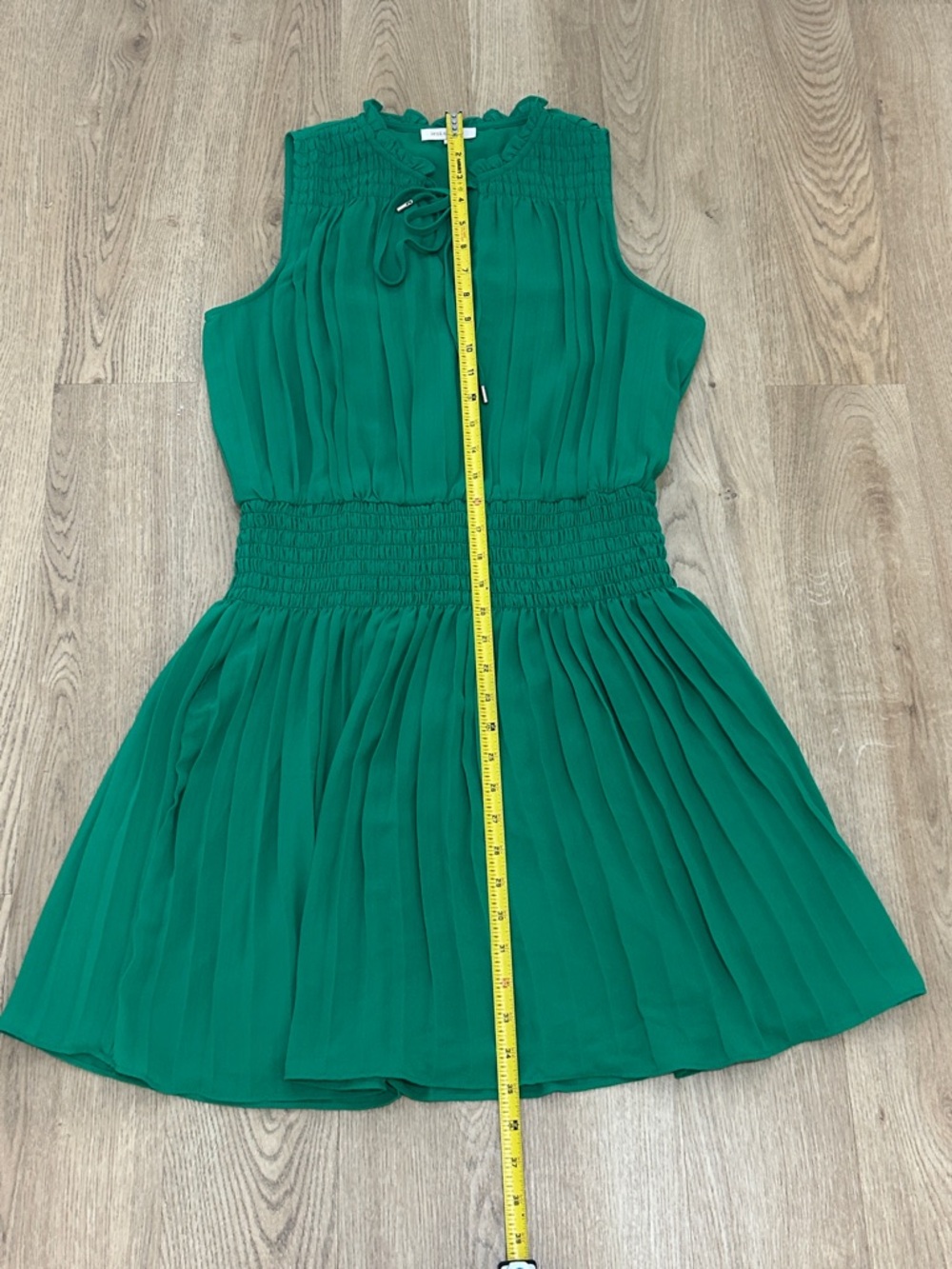 Skies Are Blue Kelly Green Pleated Sleeveless Dress EUC Size Medium - Picture 10 of 10